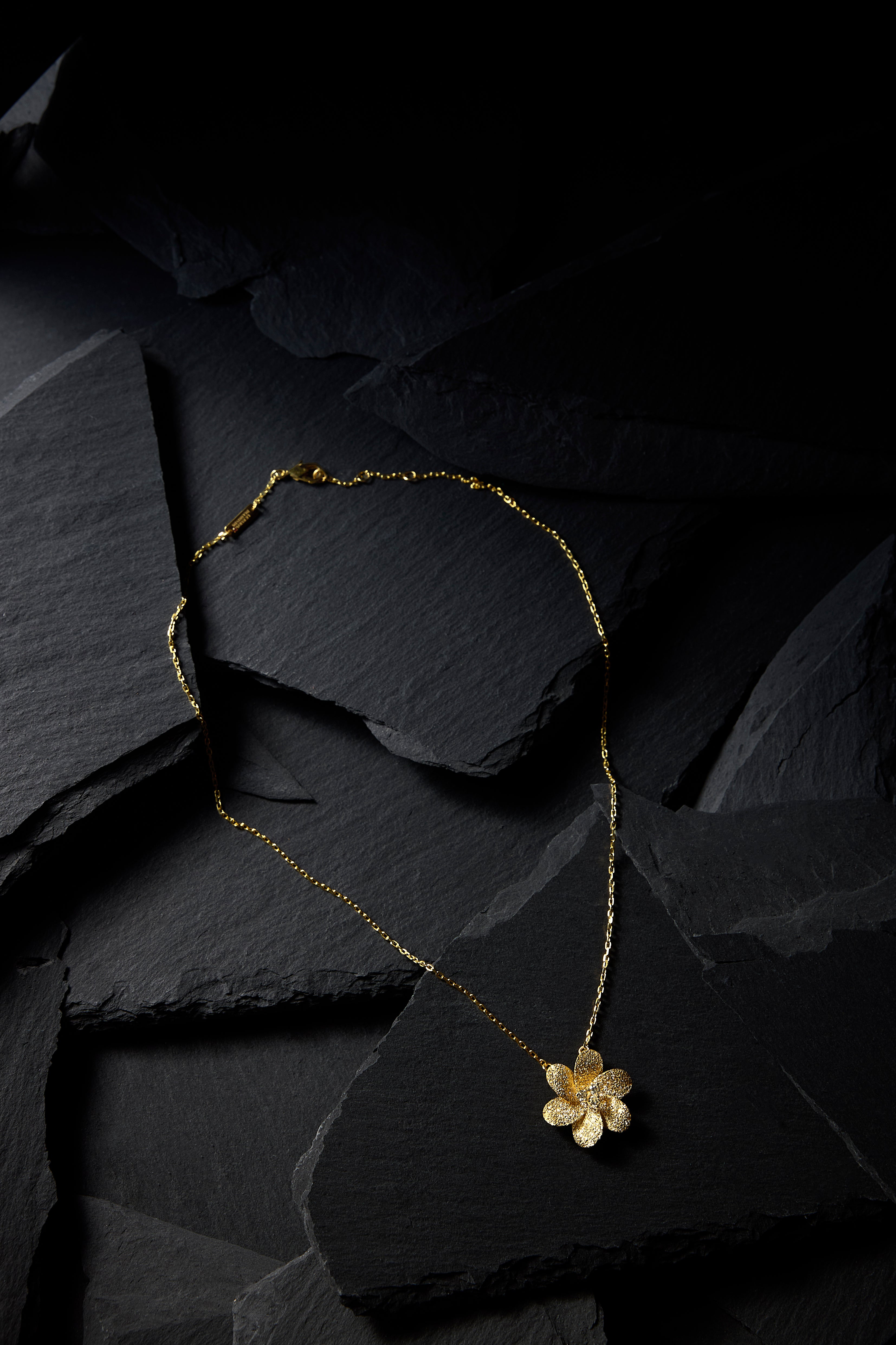 Fleur Single Motif Necklace