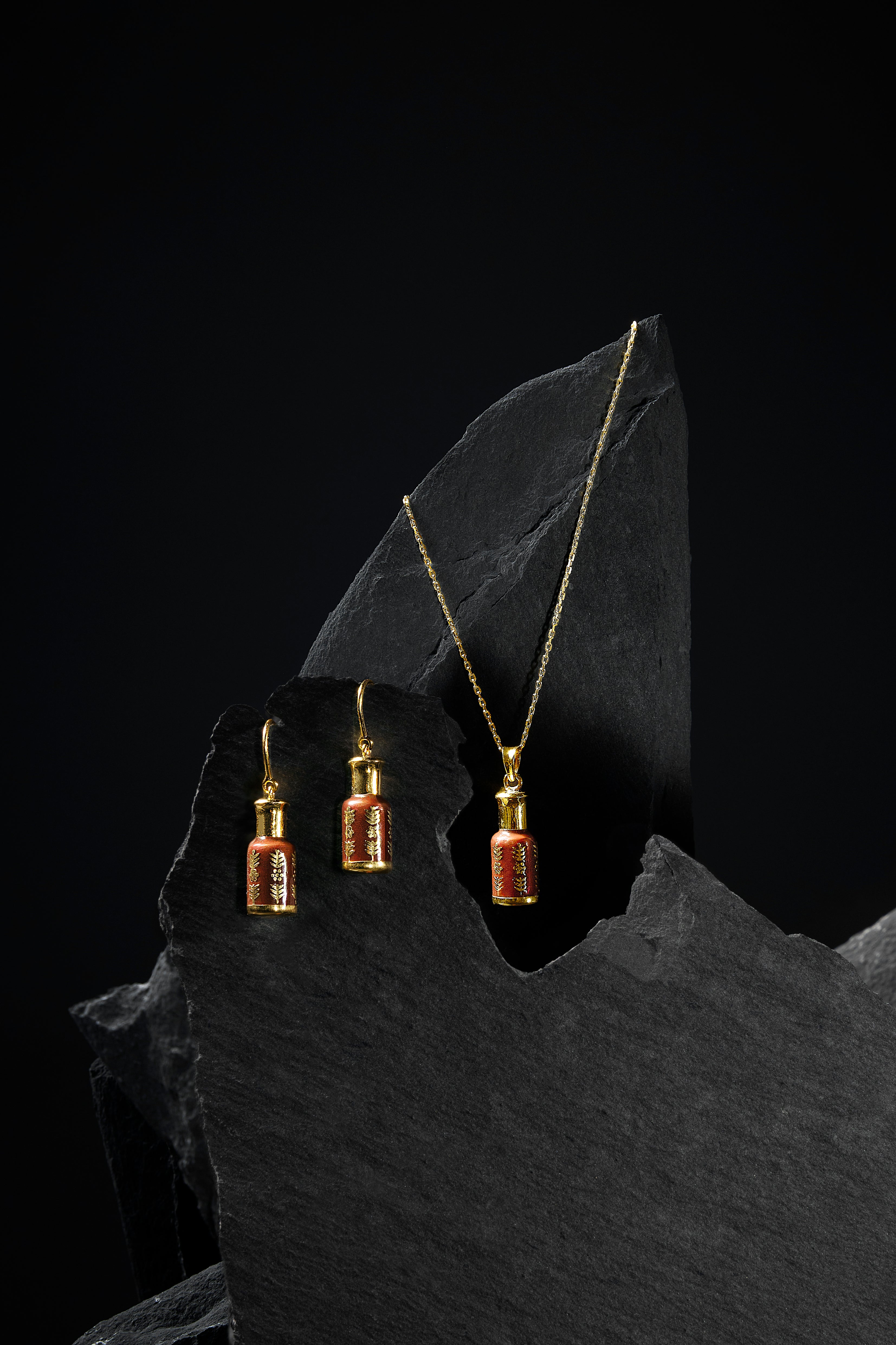 Heritage Oud Miniature Necklace