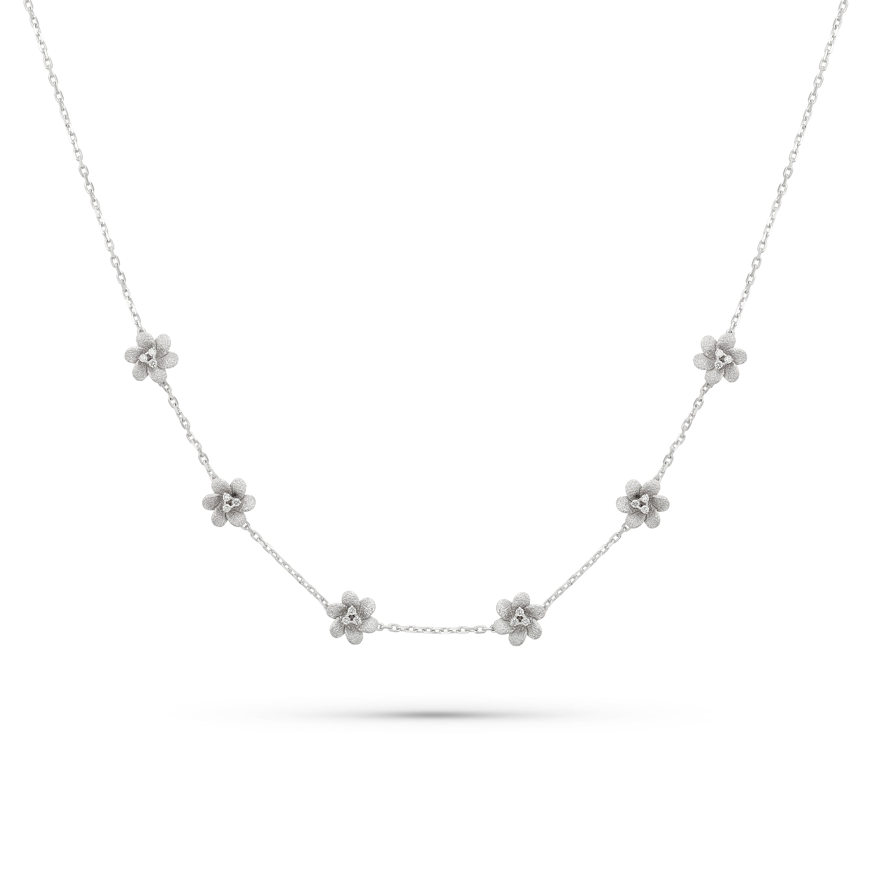 Petite 6 Motif Fleur Necklace