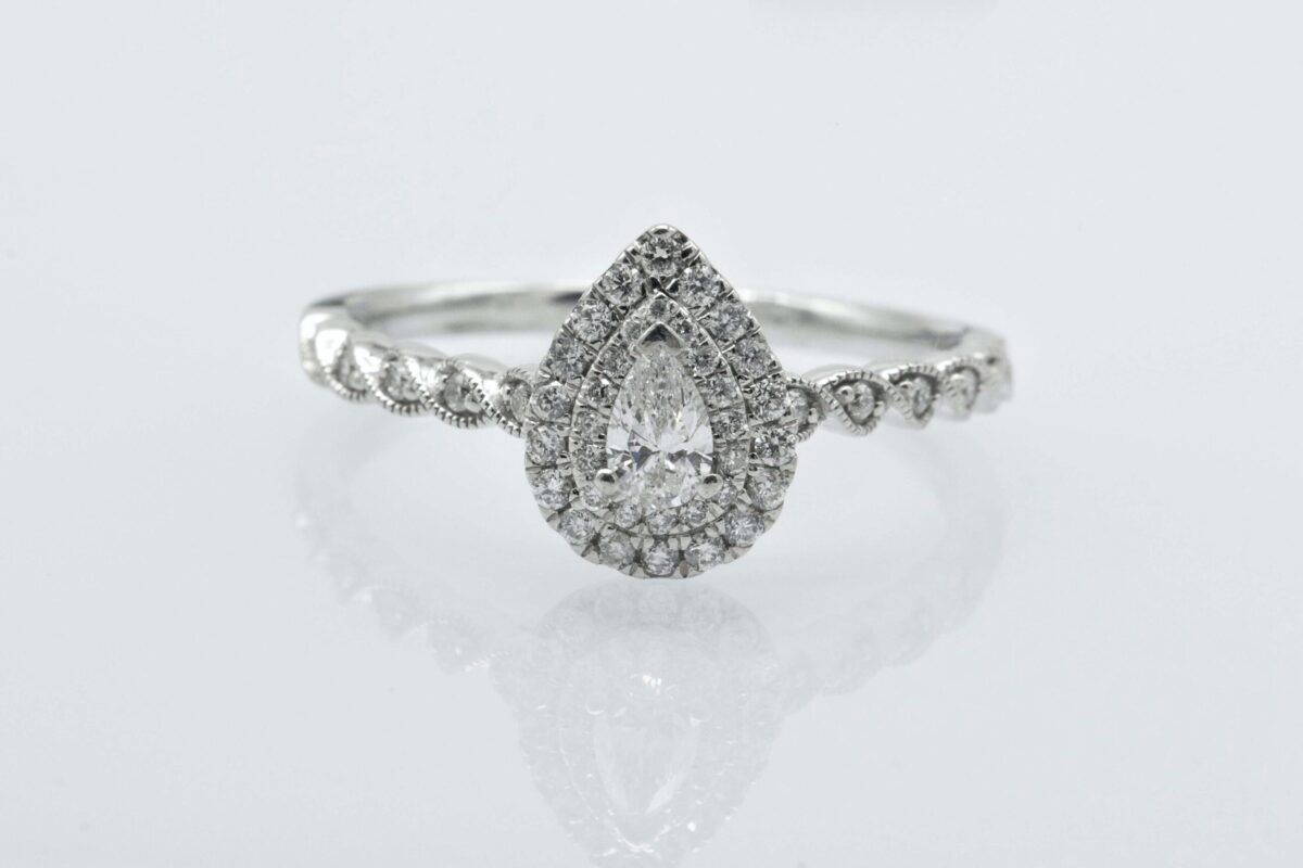 Ethereal Pear-Shaped Diamond Ring